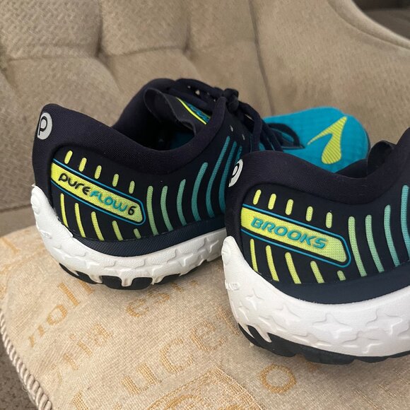 Brooks Pure Flow 6, Size 7 medium, excellent - Picture 4 of 4